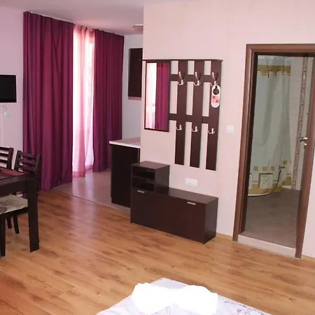 Club Complex Νεσέμπαρ